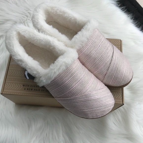 toms slippers